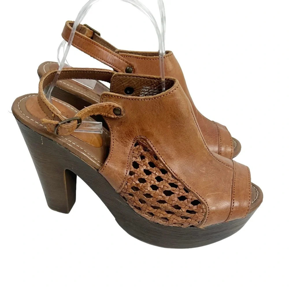 MUSSE & CLOUD by Kierg Calypso Wood Block Heel Sandal | Leather Upper